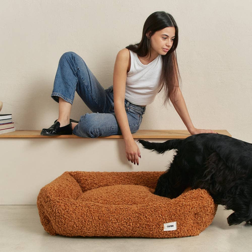 Lit pour chien en bouclette moutarde, Snozy