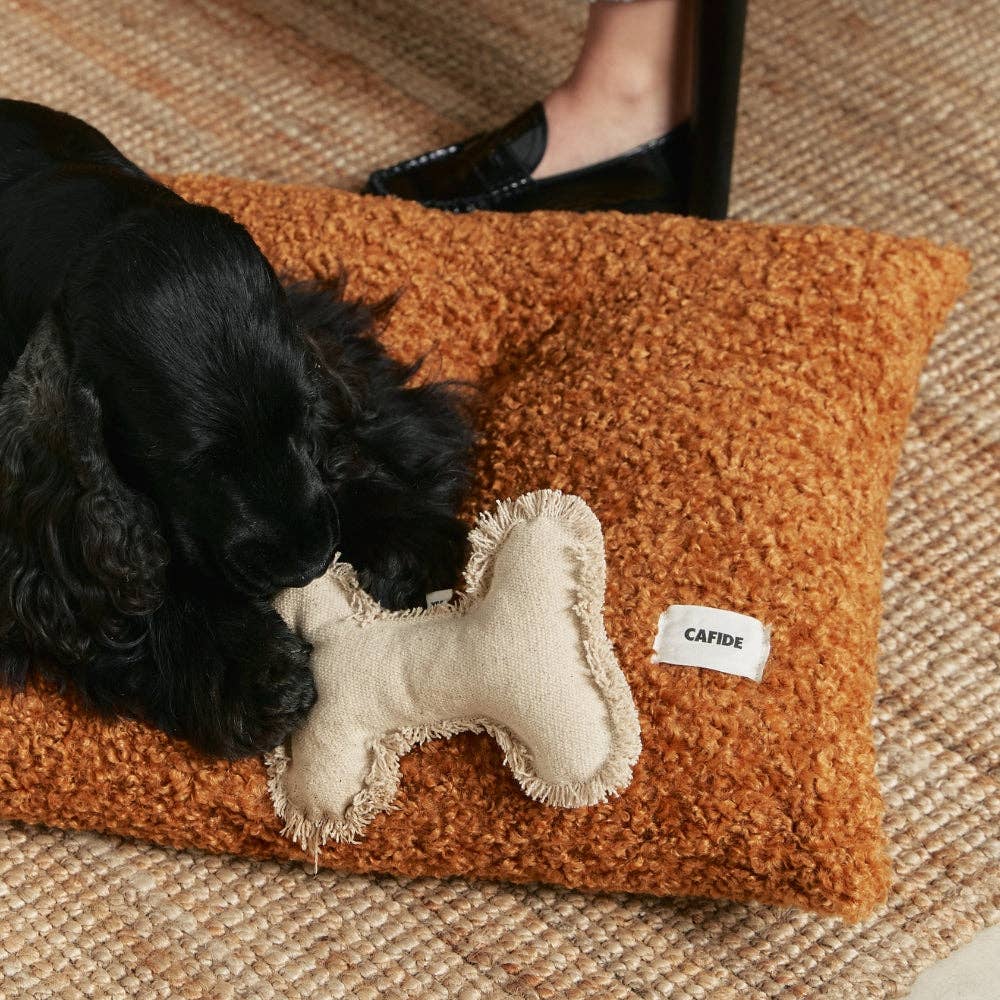 Coussin pour chien bouclette moutarde, Bela